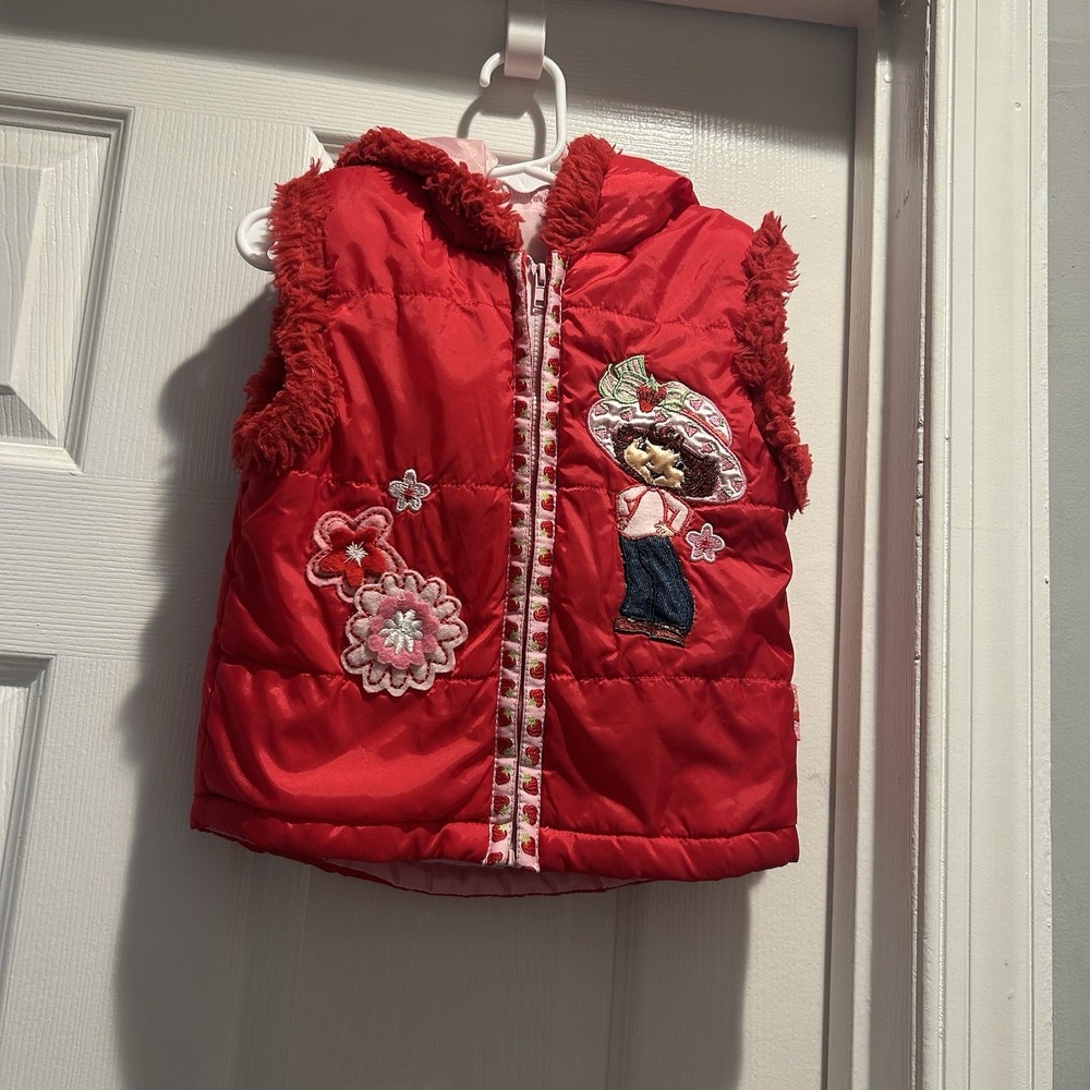 Vintage Y2K Strawberry Shortcake Hooded Puffer Vest – Size 4T – Red Fleece Trim